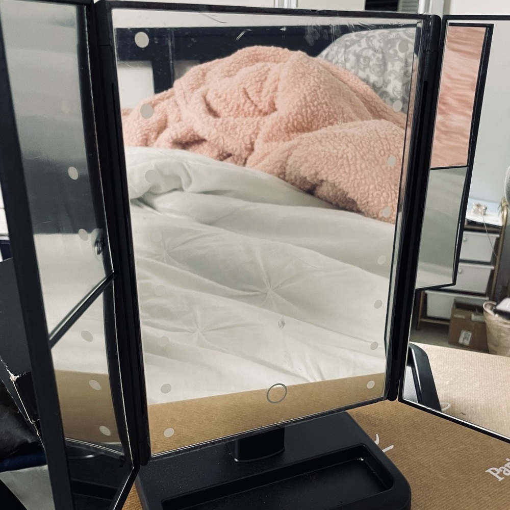 Light up mirror